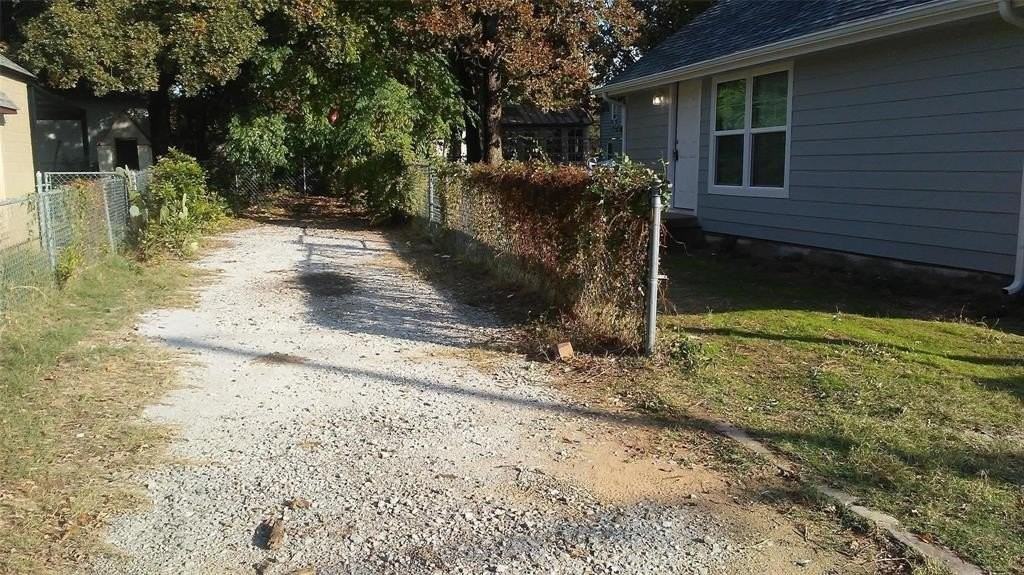 1410 Joplin St - Photo 4 of 21
