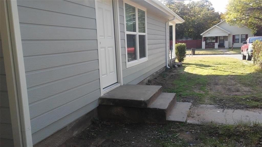 1410 Joplin St - Photo 5 of 21