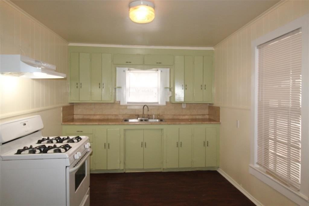 421 Dr Martin Luther King Jr Blvd - Photo 7 of 17