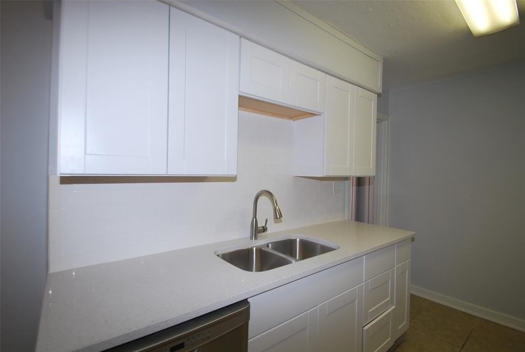 6918 Lockheed Ave - Photo 3 of 8