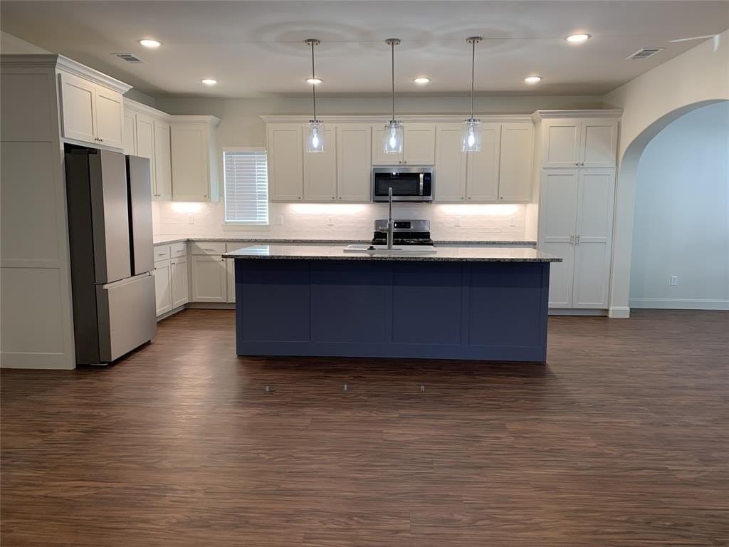 3240 Sandage Ave - Photo 5 of 20