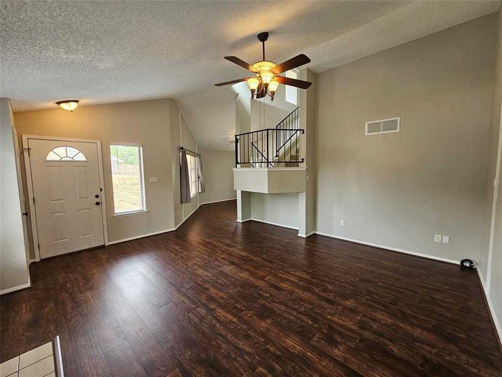 601 Harvest Hill St - Photo 4 of 27