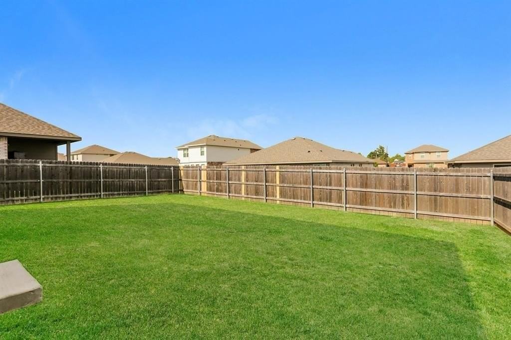 1400 Starling Ln - Photo 3 of 17