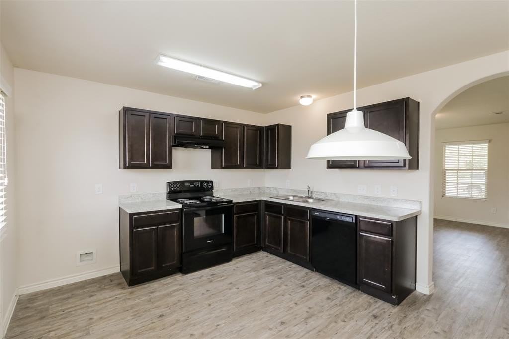 1400 Starling Ln - Photo 4 of 17