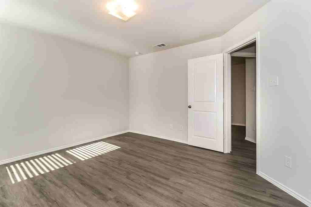 5532 Shore Point Trl - Photo 3 of 14