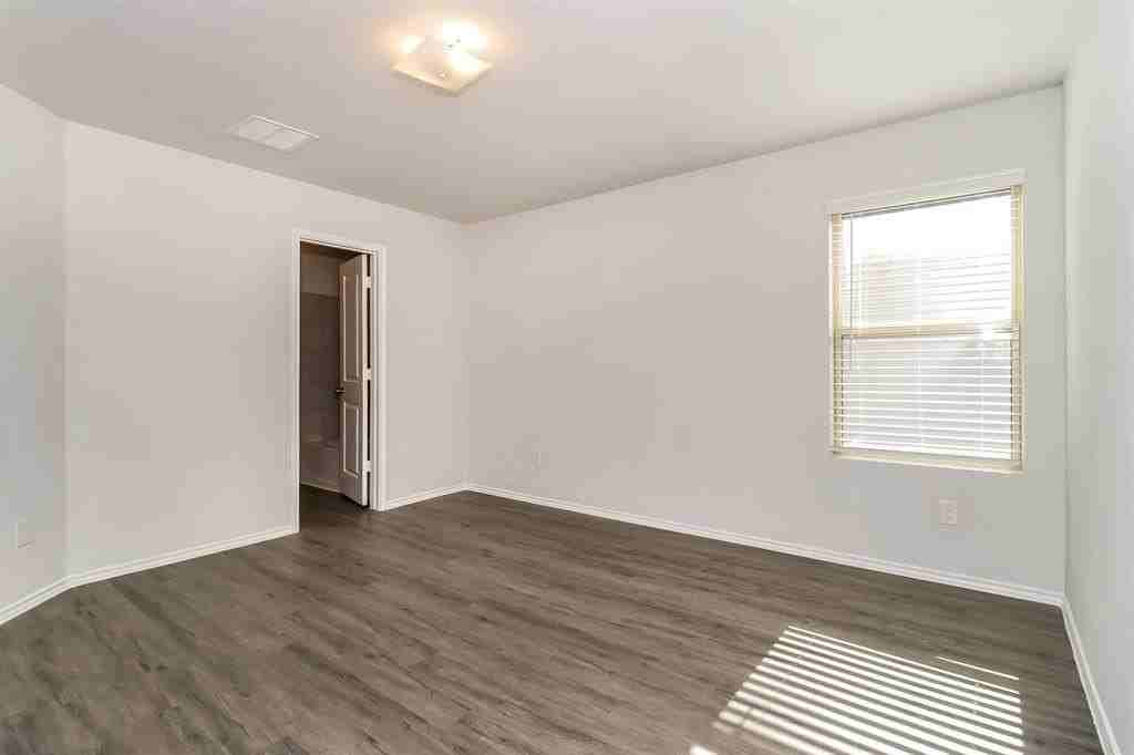 5532 Shore Point Trl - Photo 5 of 14