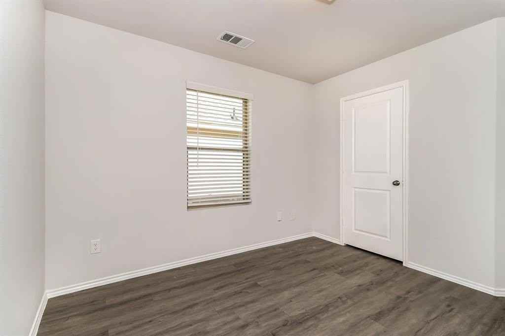 5532 Shore Point Trl - Photo 7 of 14
