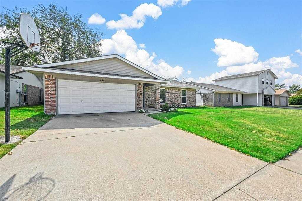 618 Shadyglen Dr - Photo 3 of 23