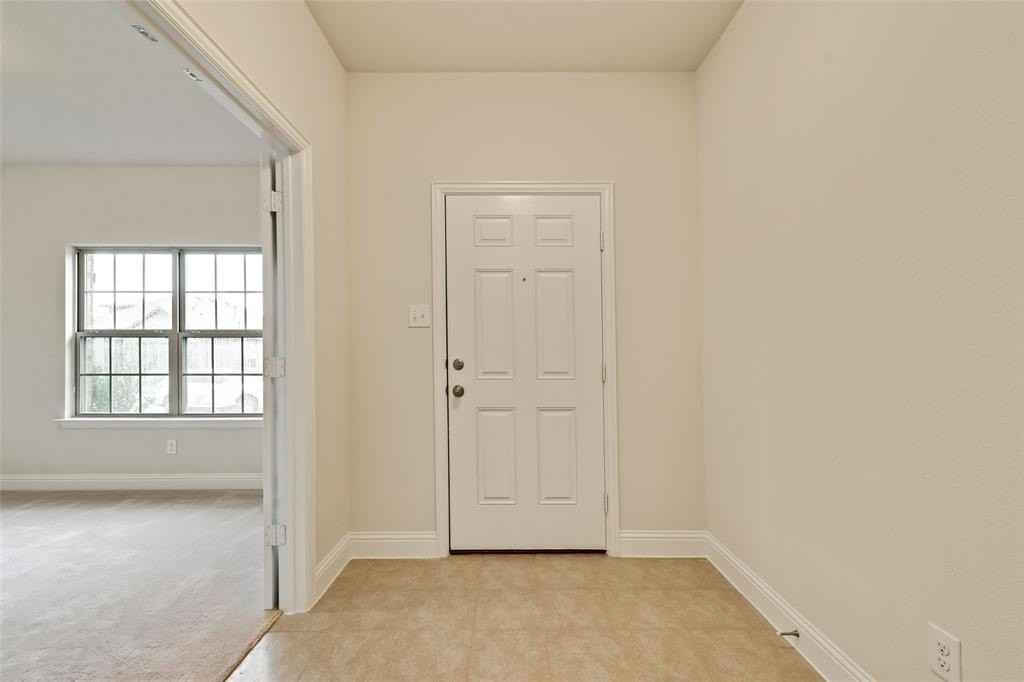 816 Bird Creek Dr - Photo 6 of 29