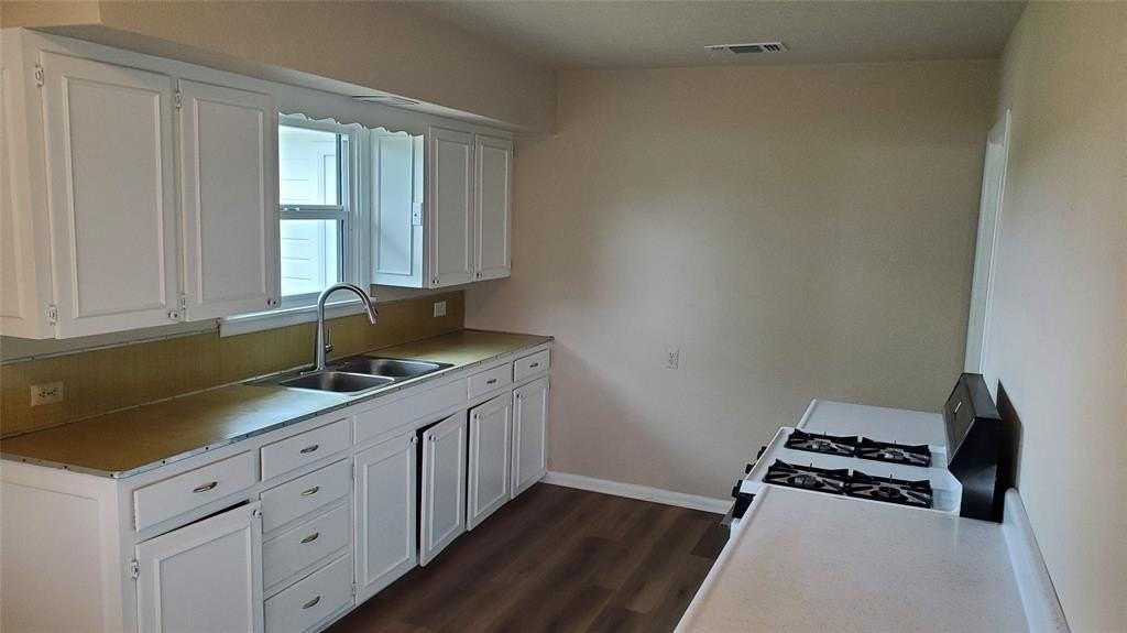 1237 S Waco St - Photo 2 of 18