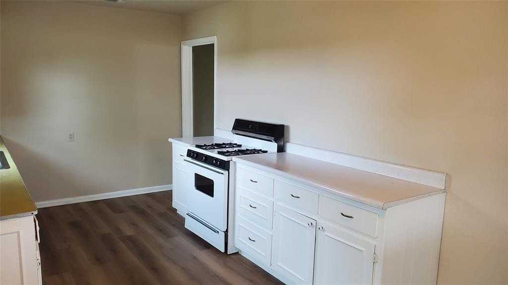1237 S Waco St - Photo 3 of 18