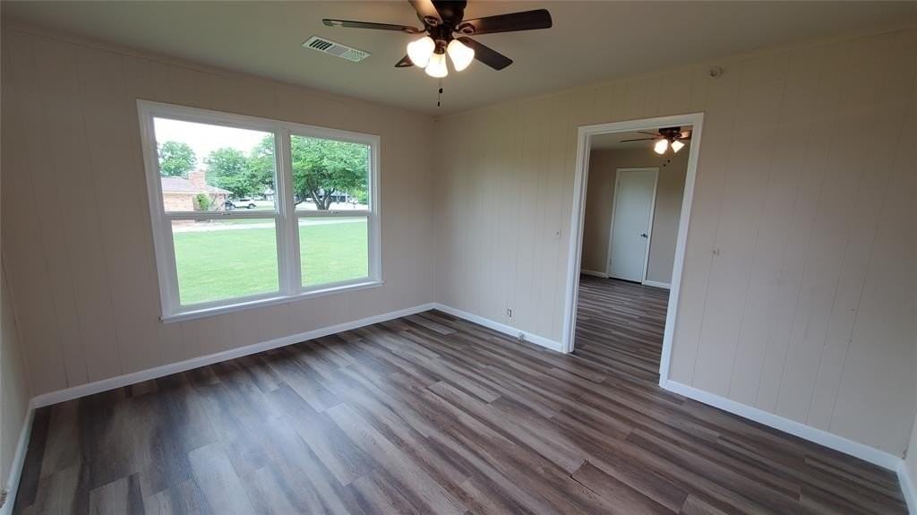 1237 S Waco St - Photo 6 of 18