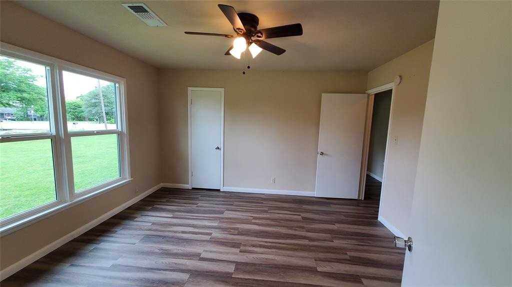 1237 S Waco St - Photo 7 of 18
