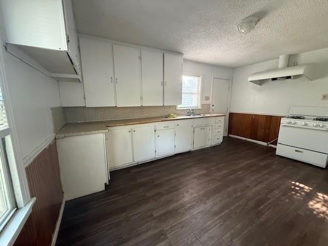 1557 Sycamore St - Photo 5 of 14