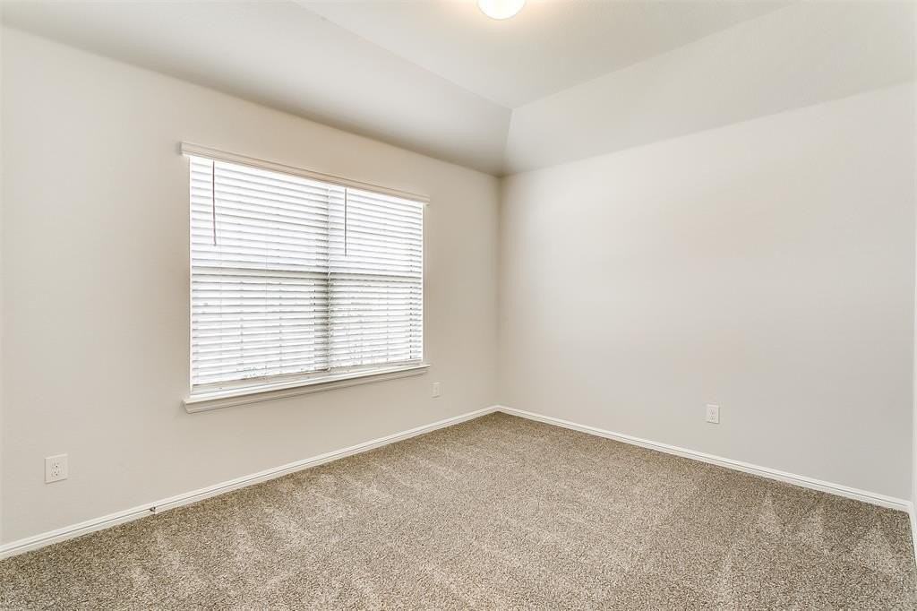 9209 Herringbone Dr - Photo 5 of 36