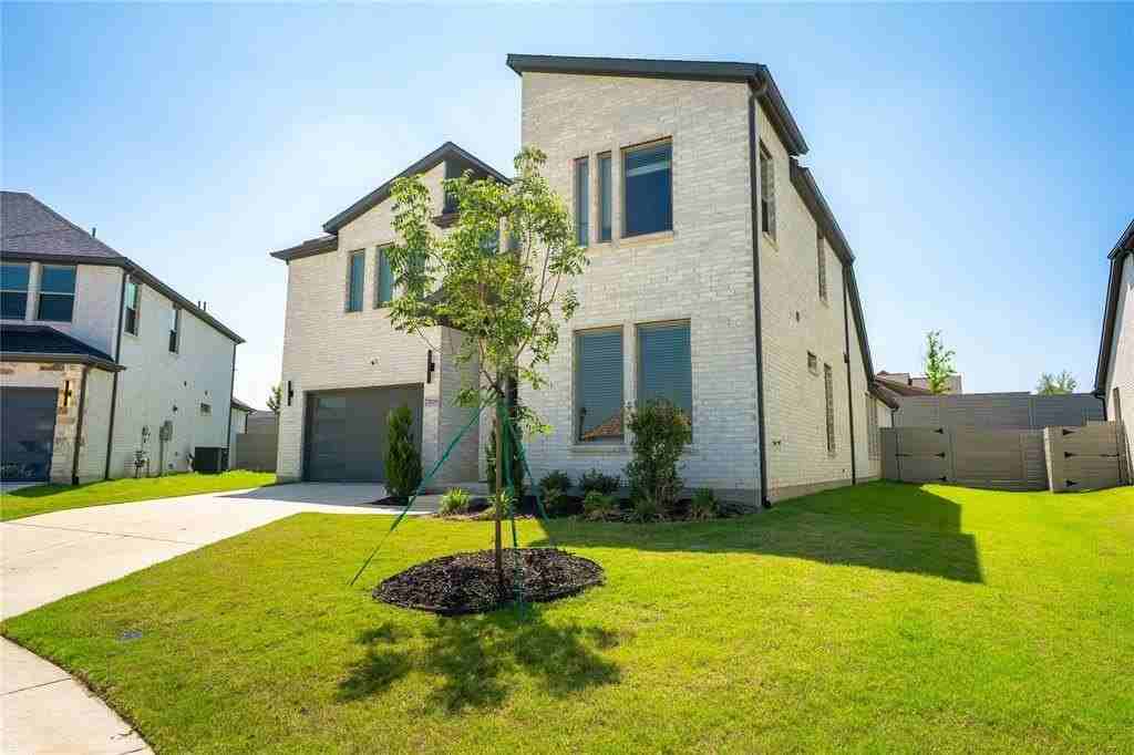 3705 Solstice Rd - Photo 3 of 37