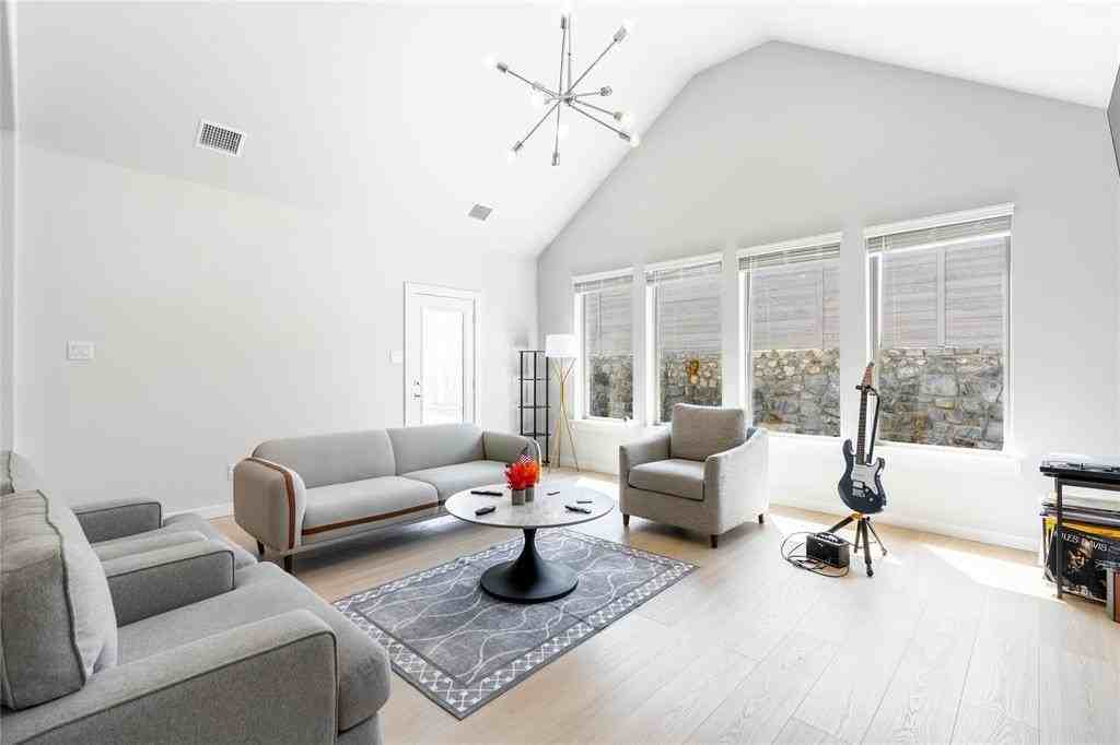 3705 Solstice Rd - Photo 6 of 37