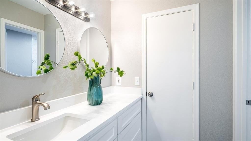 2416 Kimberly Ln - Photo 4 of 20