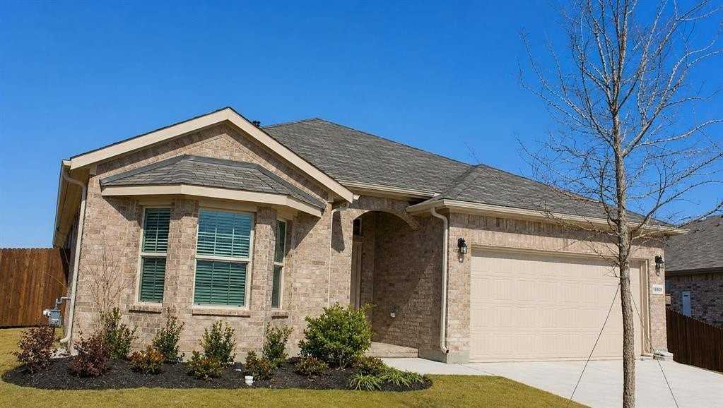 16028 Bronte Ln - Photo 2 of 28