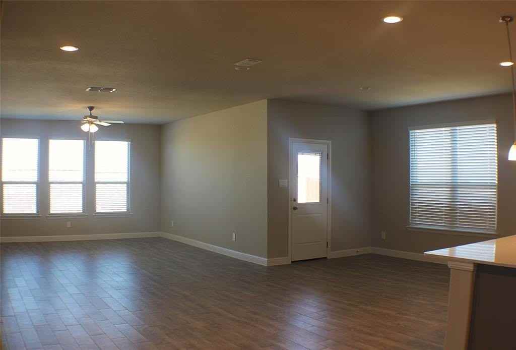 16028 Bronte Ln - Photo 6 of 28
