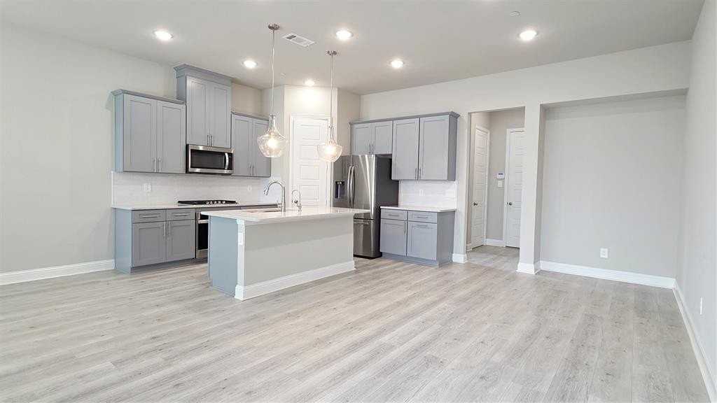 12976 Rockham Ln - Photo 2 of 23