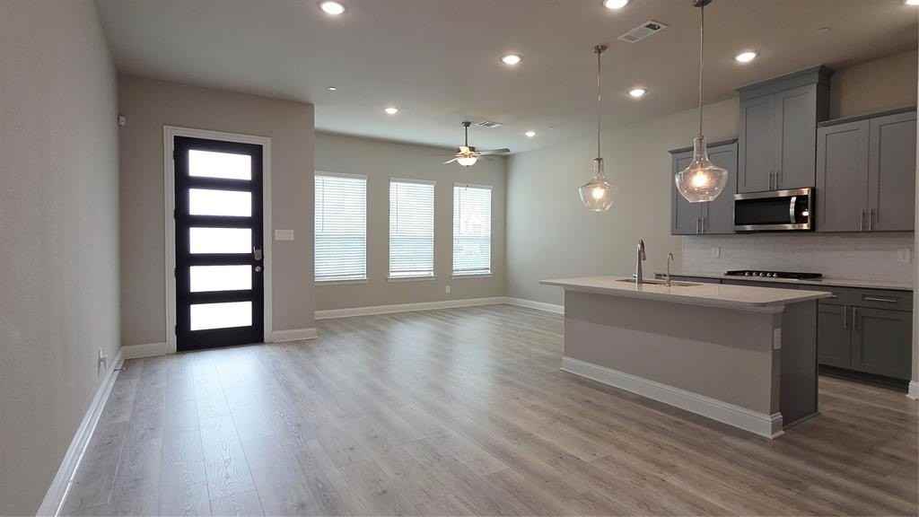 12976 Rockham Ln - Photo 7 of 23
