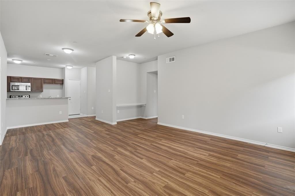 514 E Hazelwood St #B - Photo 3 of 26