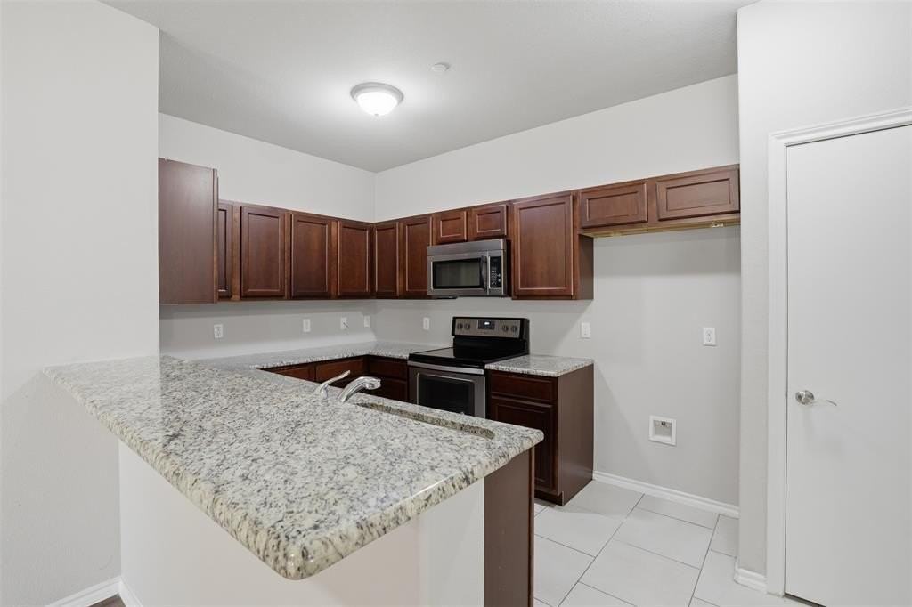 514 E Hazelwood St #B - Photo 5 of 26