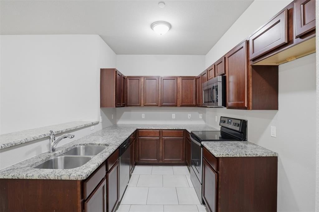 514 E Hazelwood St #B - Photo 6 of 26