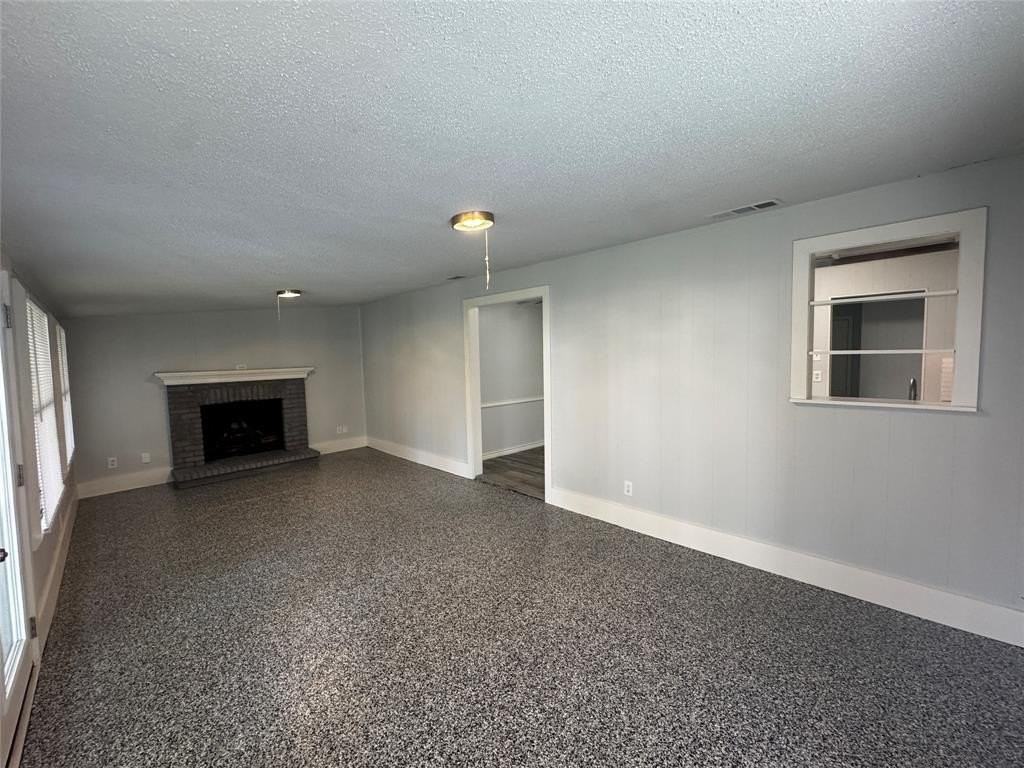 3008 Winfield Dr - Photo 5 of 9