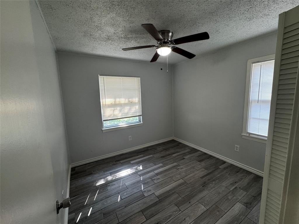 3008 Winfield Dr - Photo 7 of 9