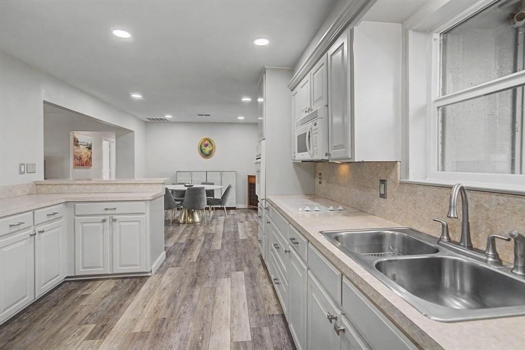 405 Torrey St - Photo 7 of 15