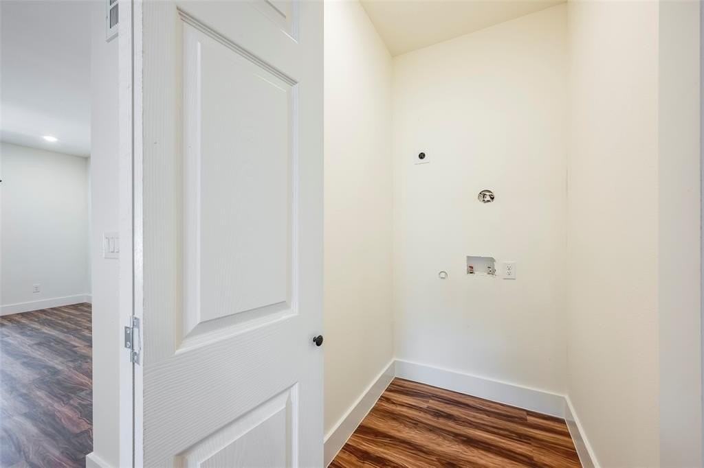 3523 Herrling St - Photo 6 of 14