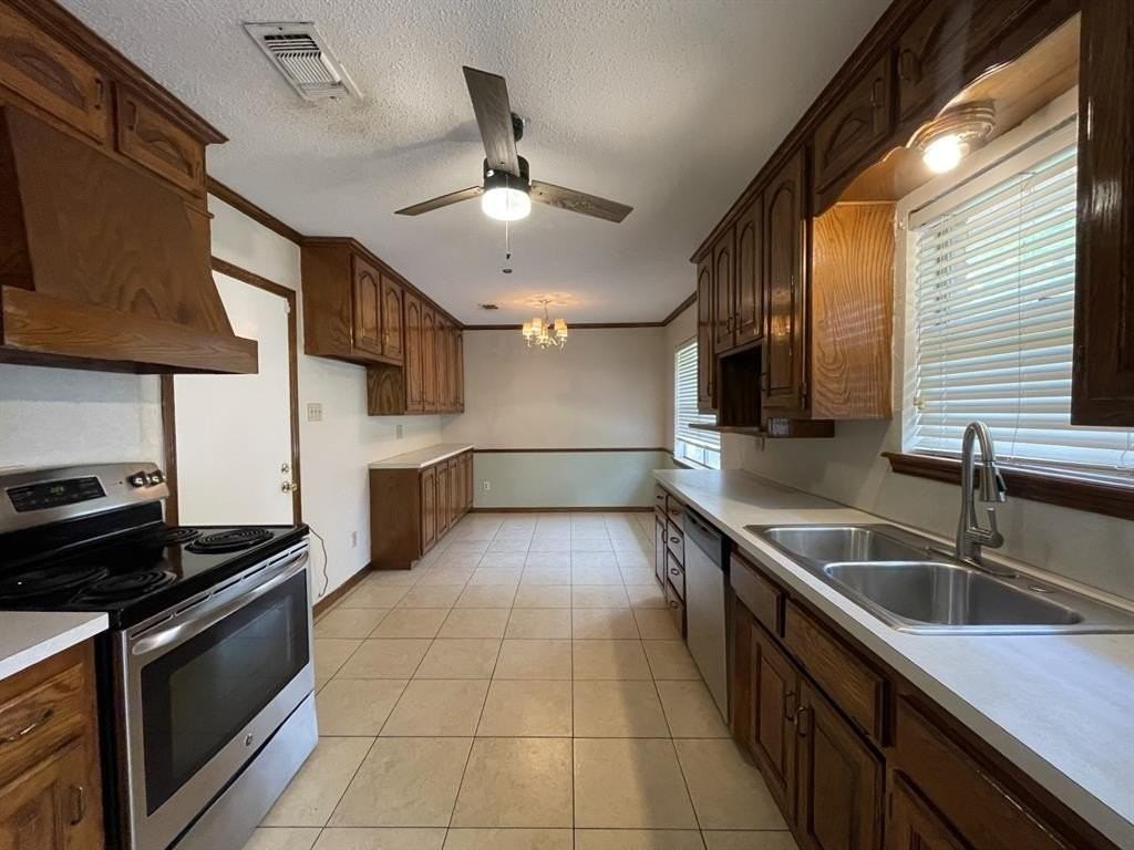 705 White Oak Ln - Photo 6 of 15