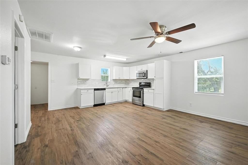 1206 N Business Highway 78 - Photo 3 of 27