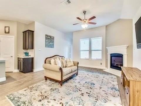 11001 Blaze St - Photo 3 of 26