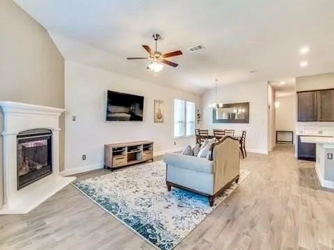 11001 Blaze St - Photo 5 of 26