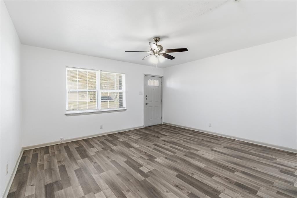 224 E Lake St #224 - Photo 3 of 22