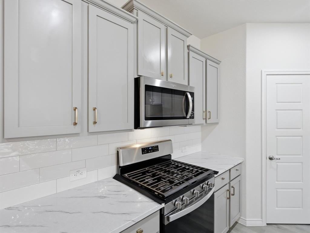 10201 Sunnyview Ln - Photo 7 of 24
