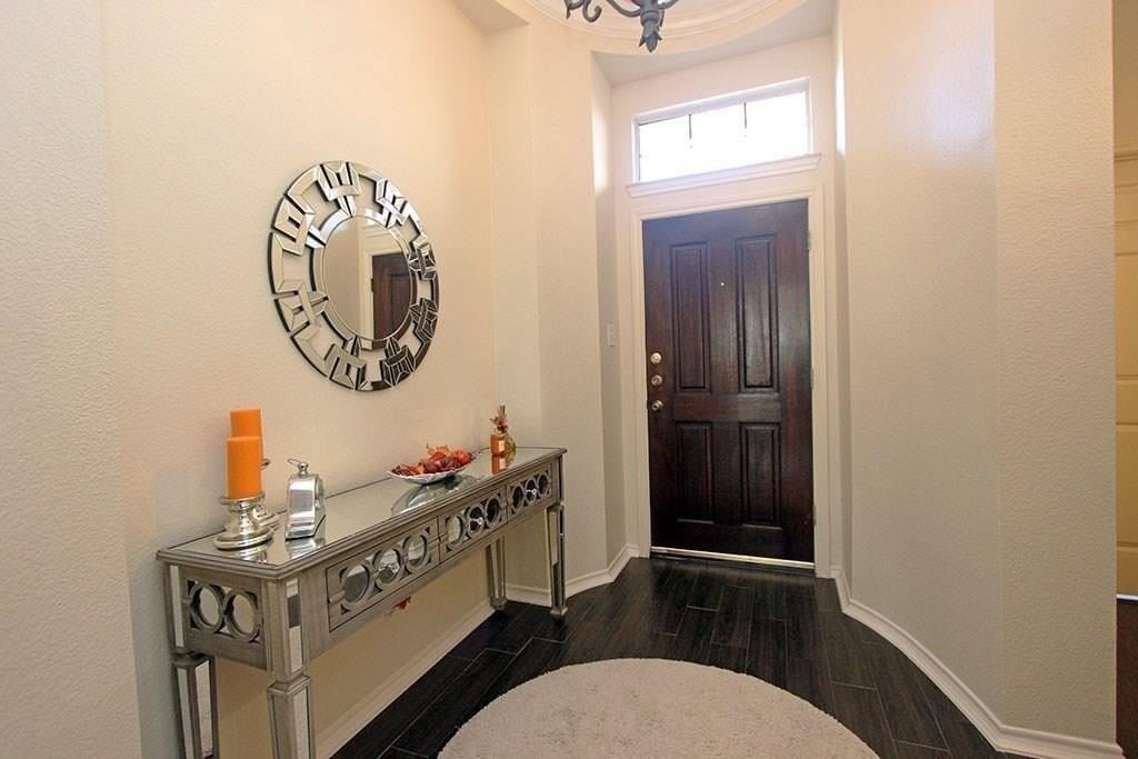 1861 Carson Ln - Photo 2 of 27