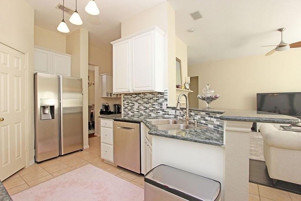 1861 Carson Ln - Photo 6 of 27