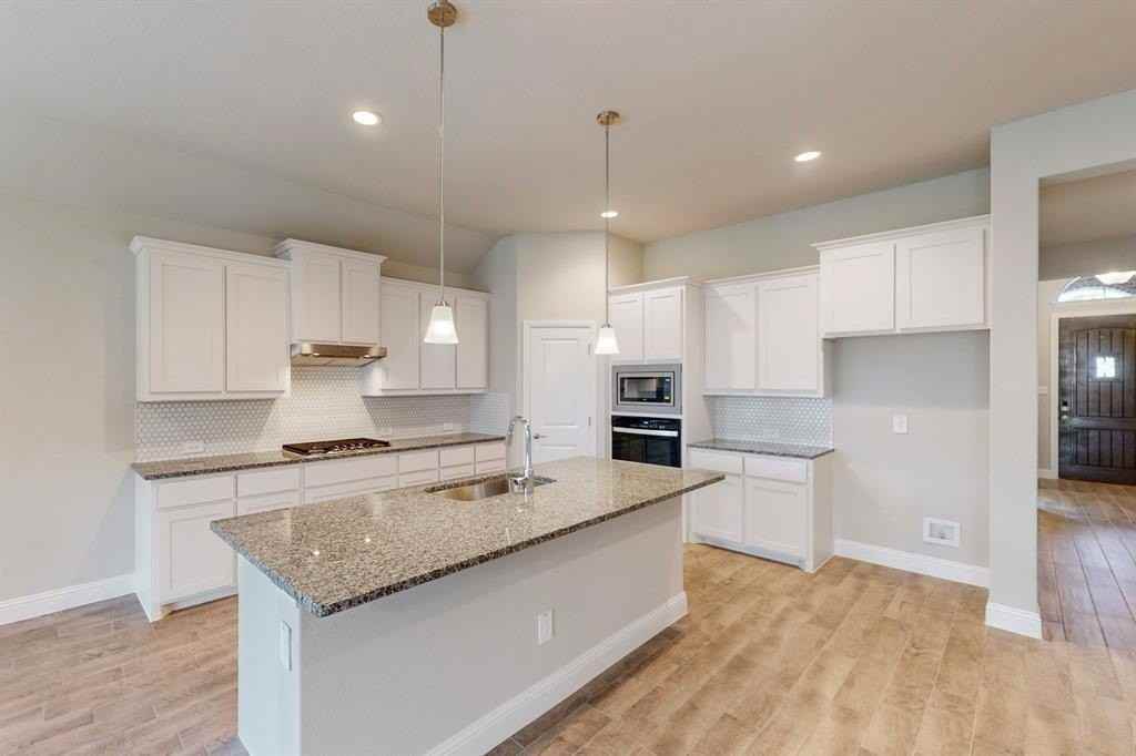 3017 Hampton Path - Photo 7 of 37