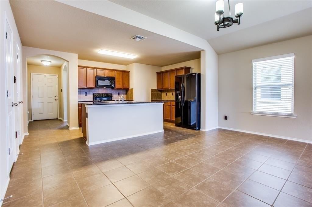 1121 Rainer Dr - Photo 2 of 15