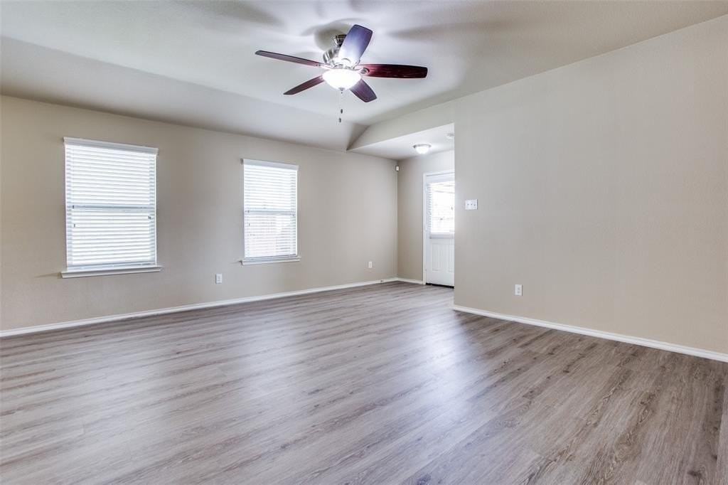 1121 Rainer Dr - Photo 6 of 15