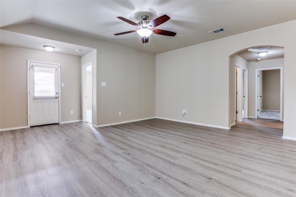 1121 Rainer Dr - Photo 7 of 15