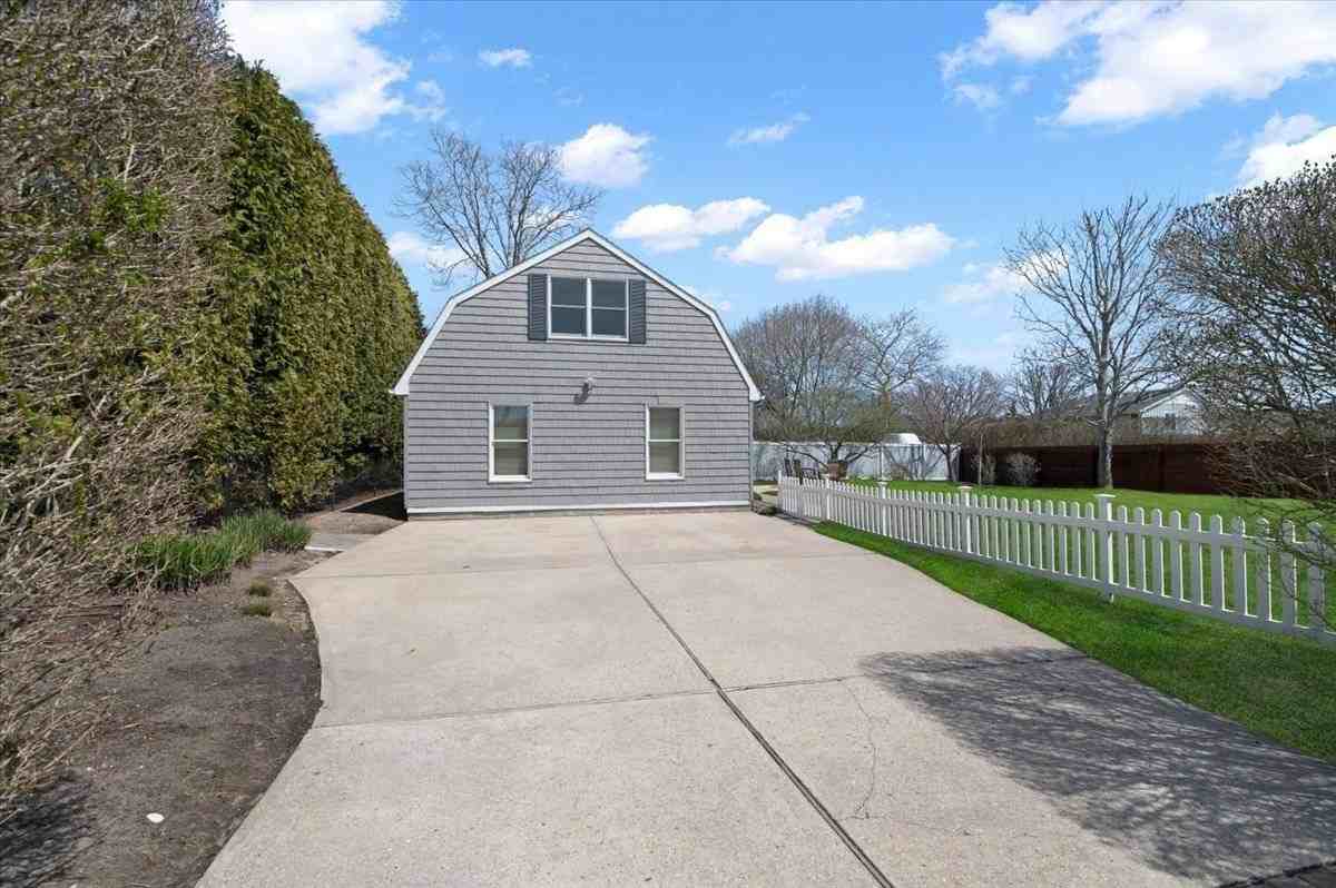 25A Gardners Ln - Photo 3 of 29