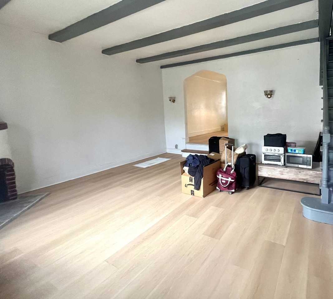 90th St - Photo 6 of 8