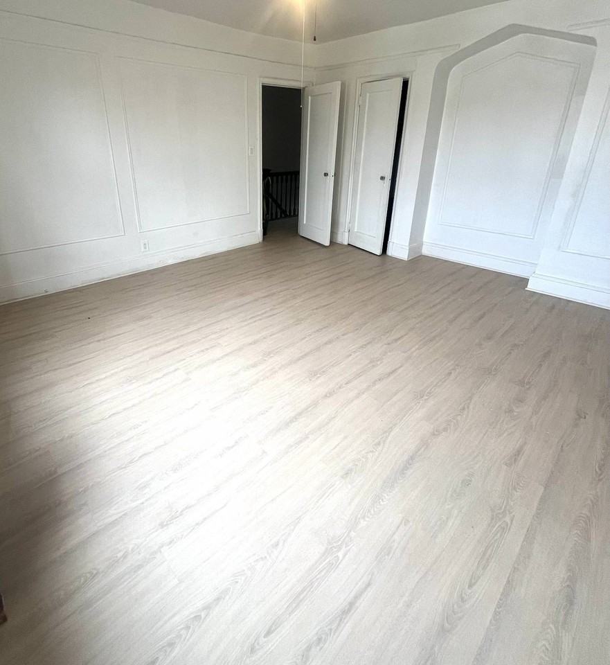 90th St - Photo 7 of 8