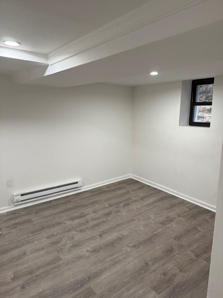 1847 Bronxdale Ave - Photo 2 of 12