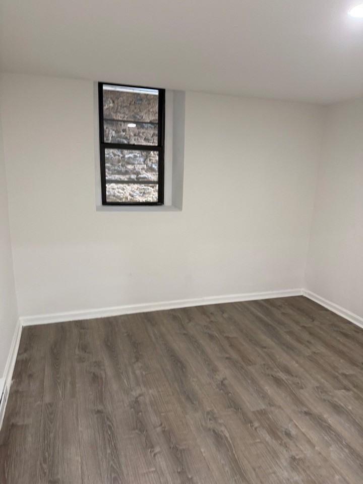 1847 Bronxdale Ave - Photo 3 of 12